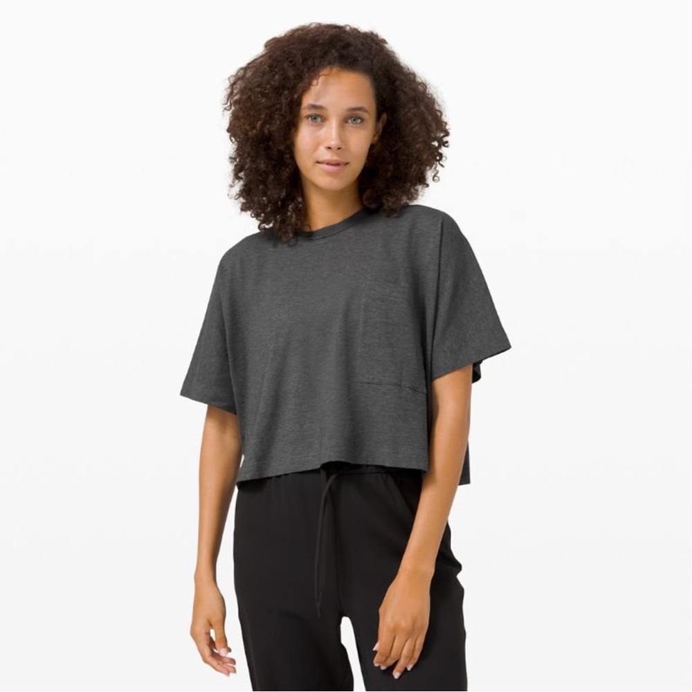 Lululemon Check the Box Short Cropped T-Shirt With Pocket Athletic Casual Gym